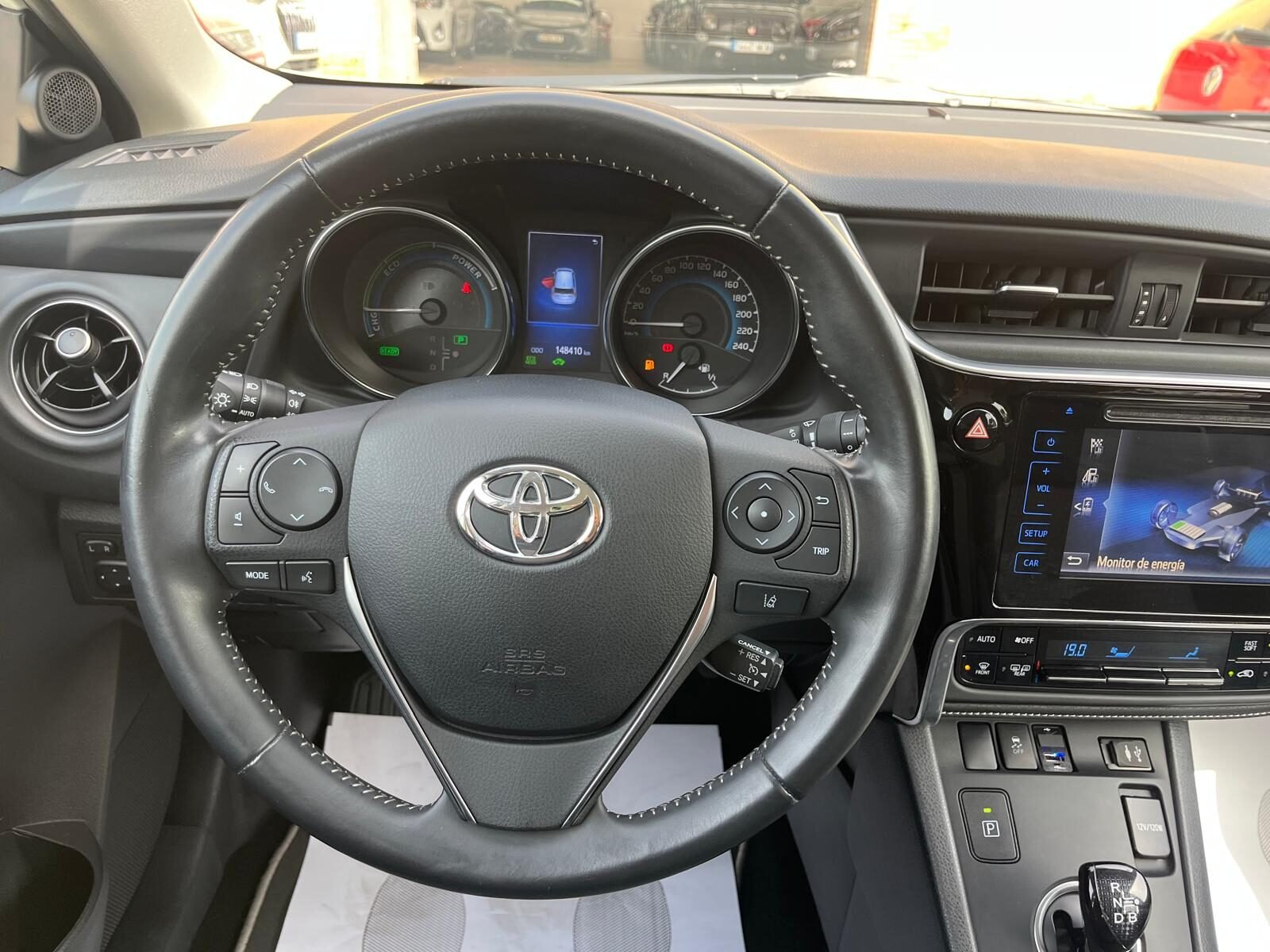 TOYOTA AURIS FEEL EDITION
