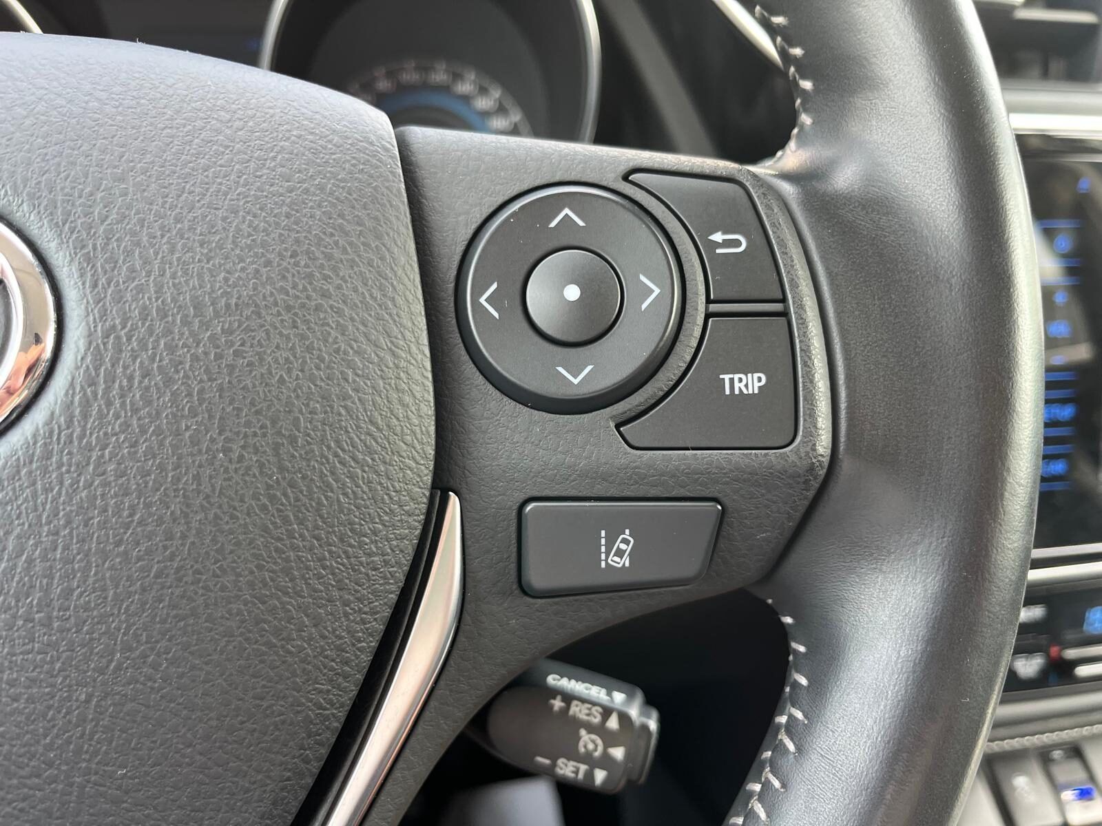 TOYOTA AURIS FEEL EDITION
