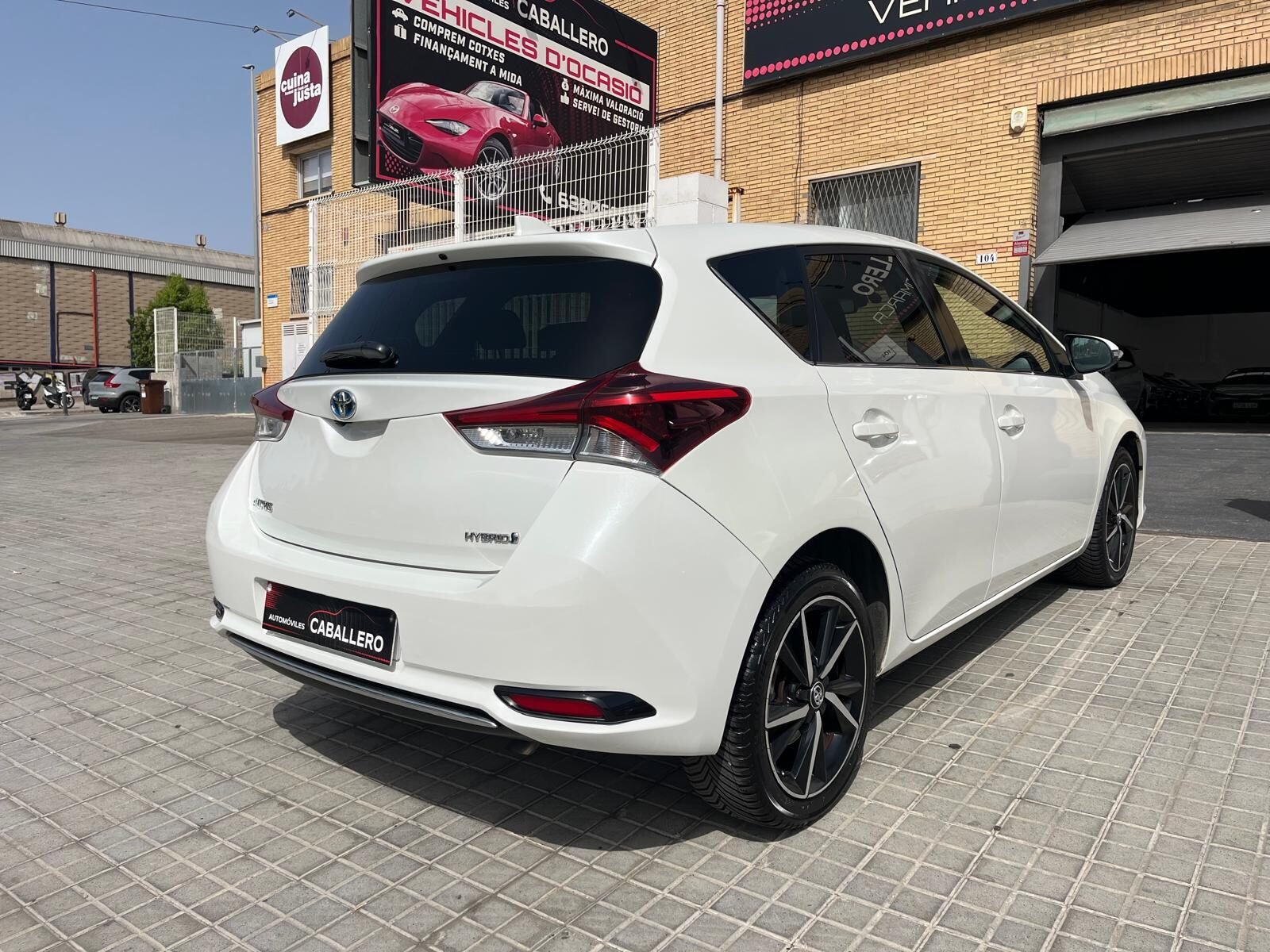TOYOTA AURIS FEEL EDITION