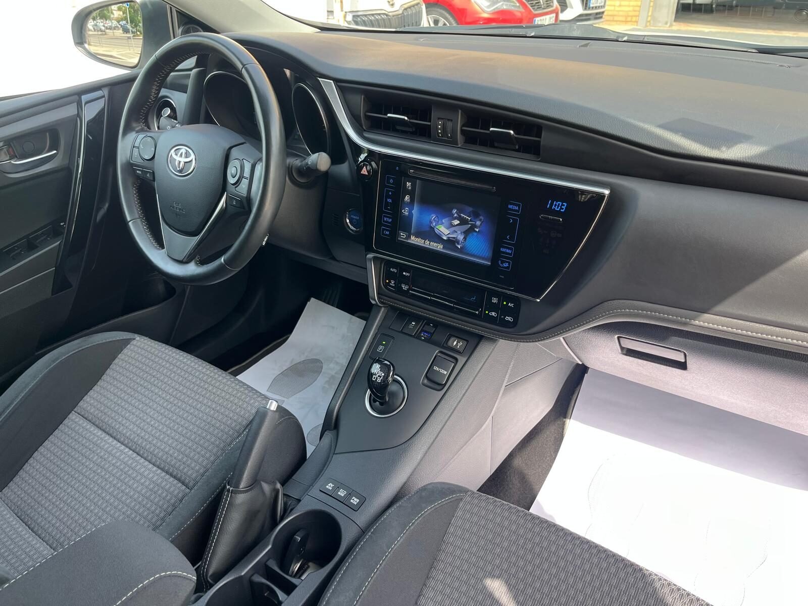 TOYOTA AURIS FEEL EDITION