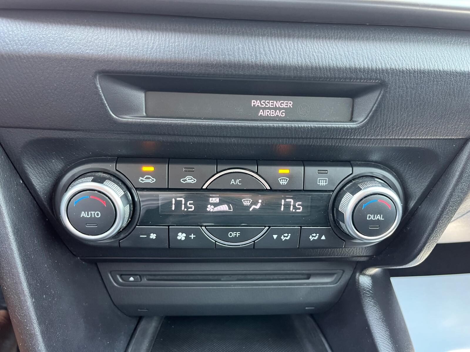 MAZDA 3 BLACK TECH EDITION