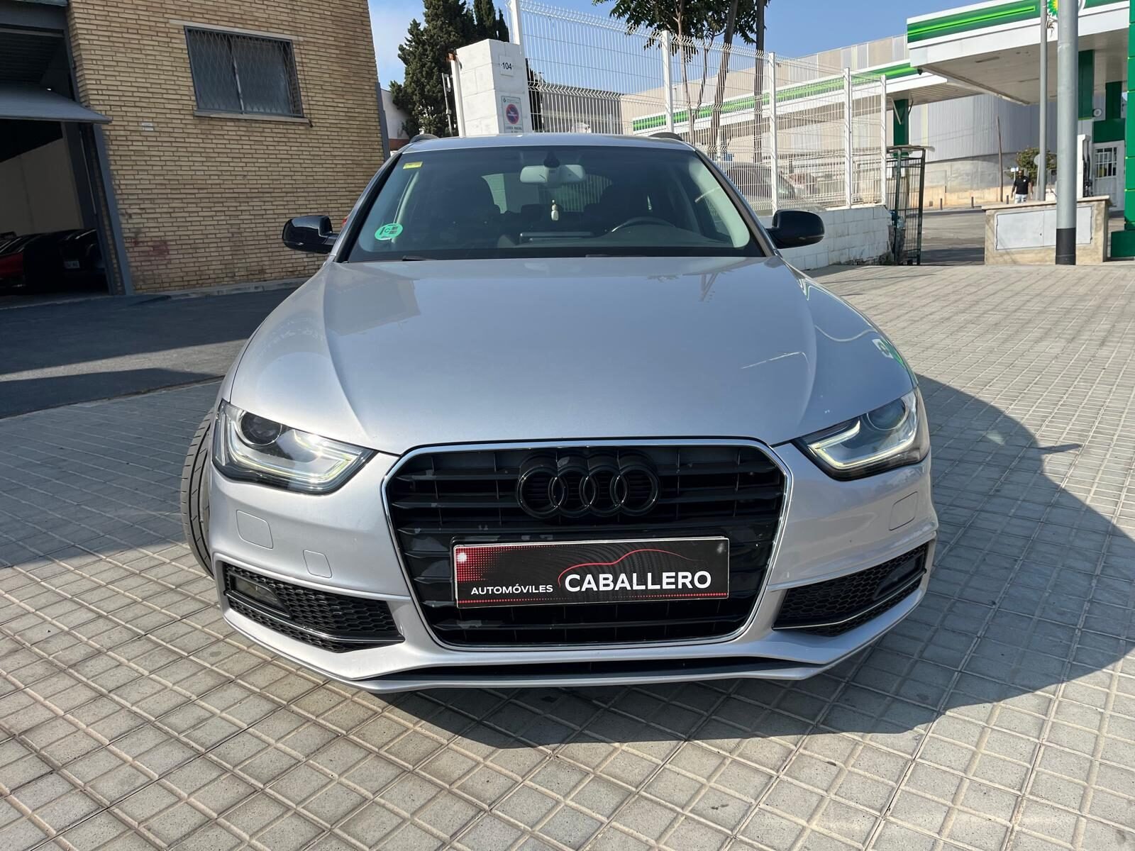 AUDI A4 SLINE
