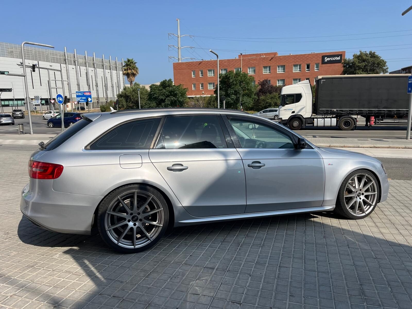 AUDI A4 SLINE
