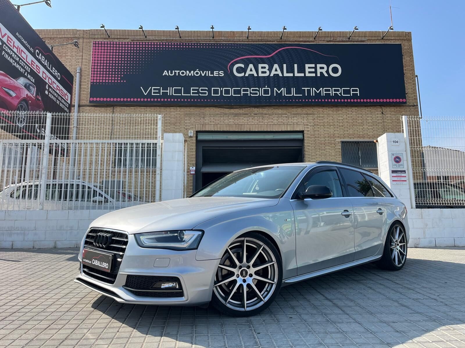 AUDI A4 SLINE