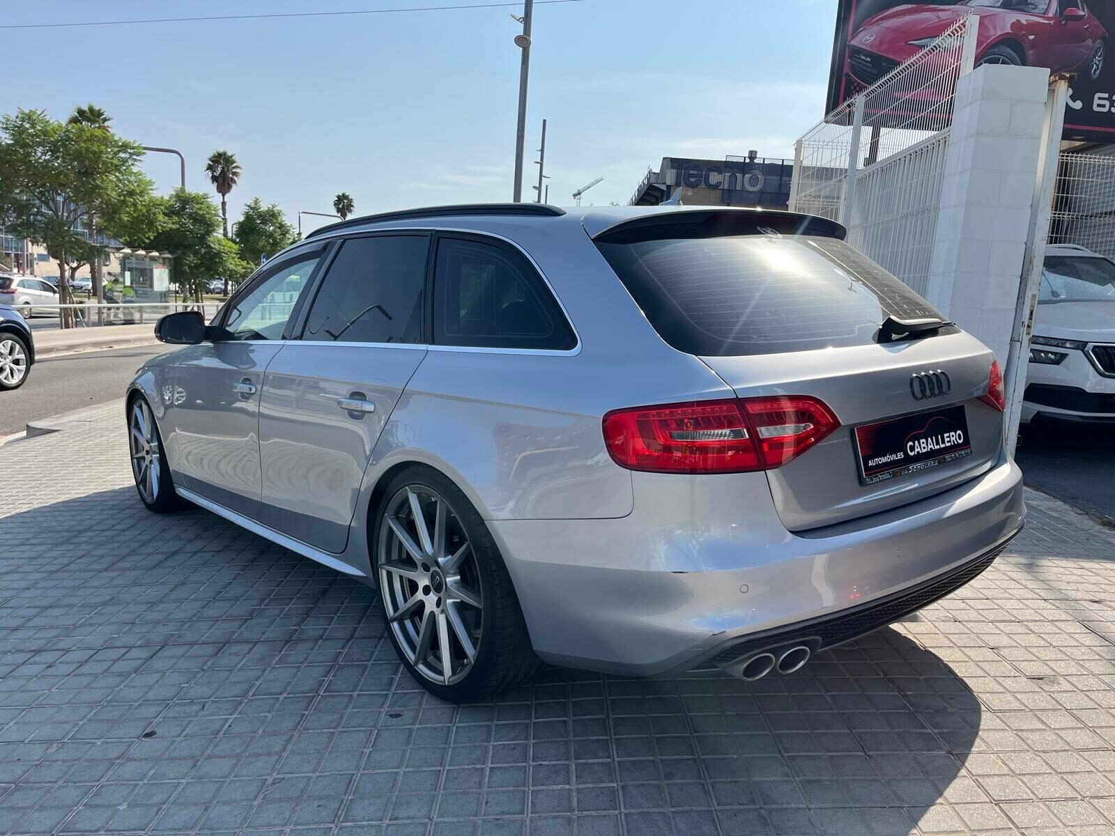 AUDI A4 SLINE
