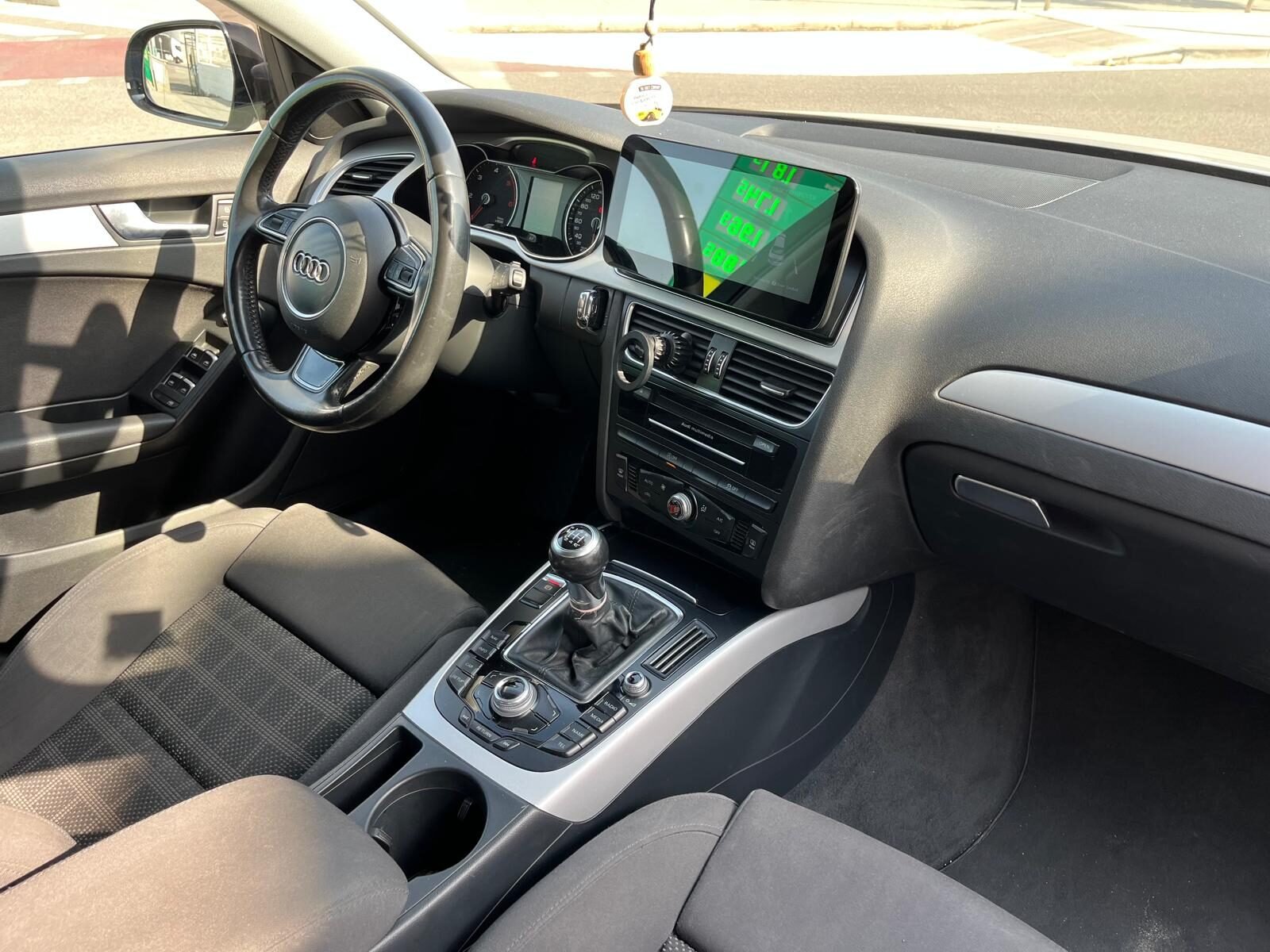 AUDI A4 SLINE