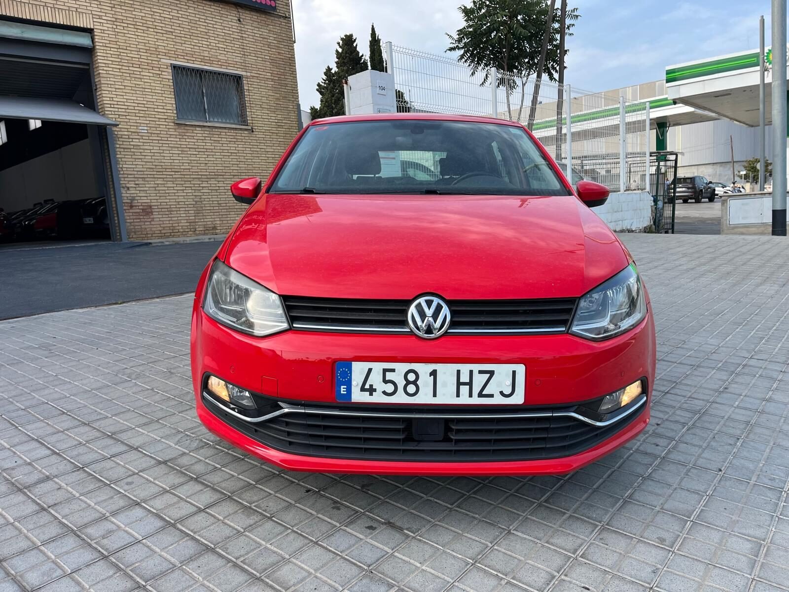 VOLKSWAGEN POLO SPORT