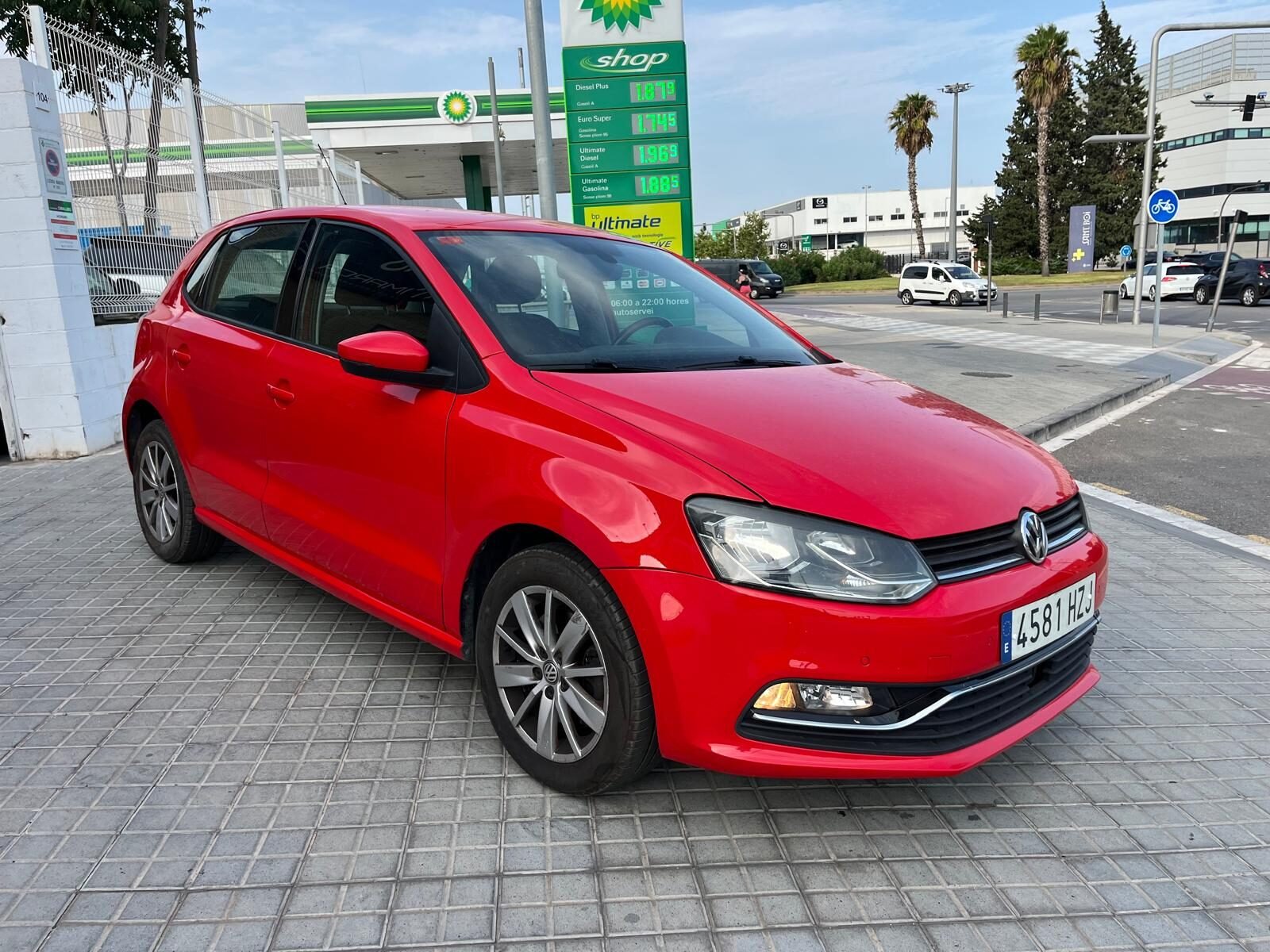 VOLKSWAGEN POLO SPORT