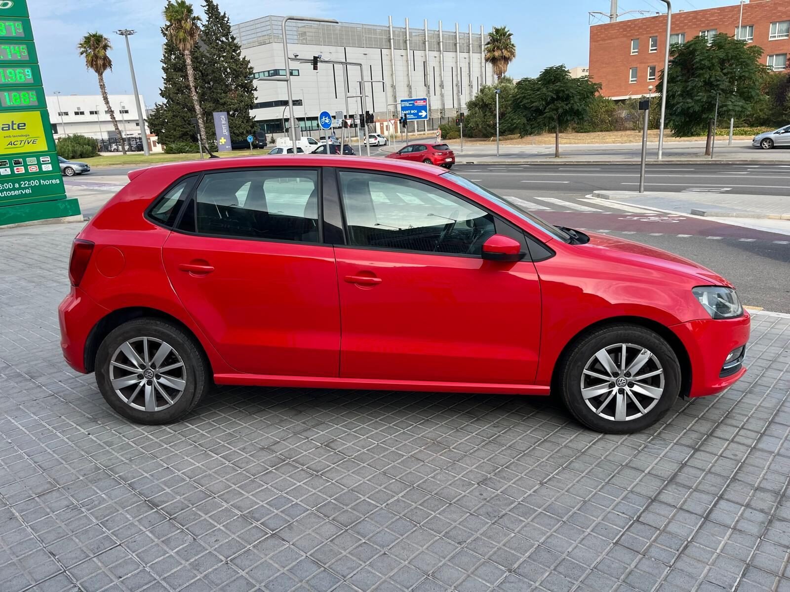 VOLKSWAGEN POLO SPORT