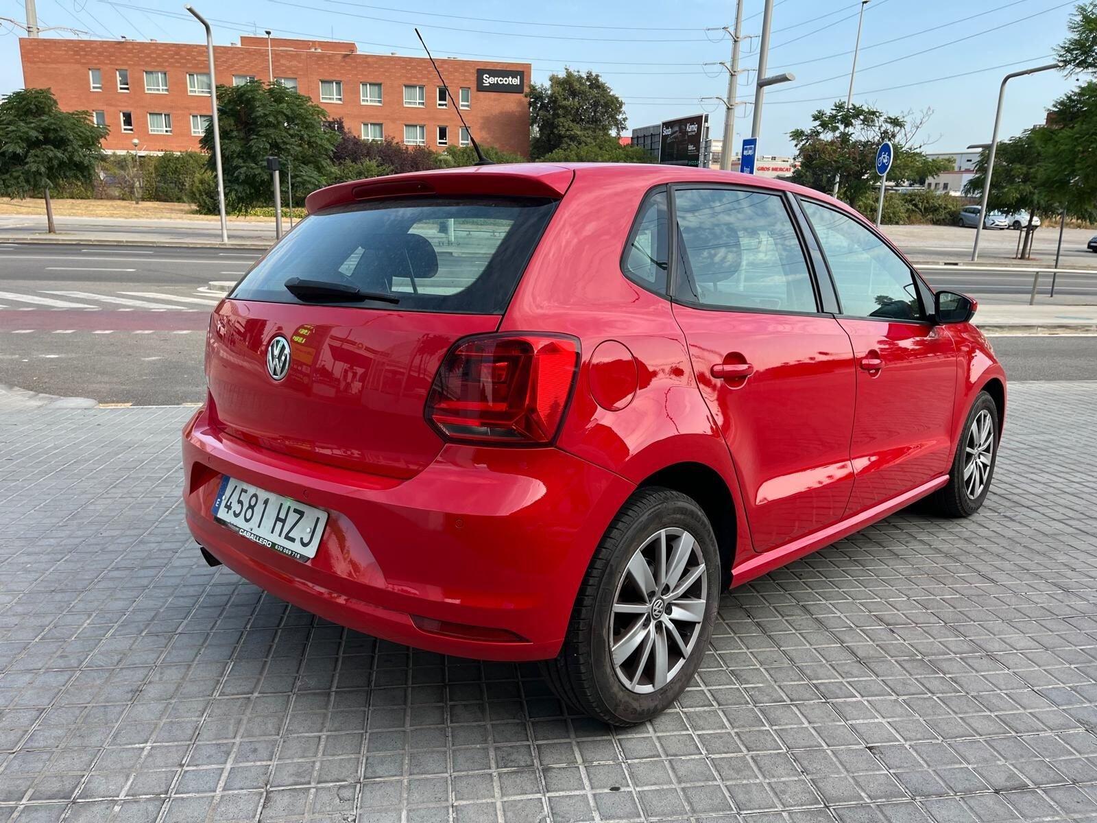 VOLKSWAGEN POLO SPORT