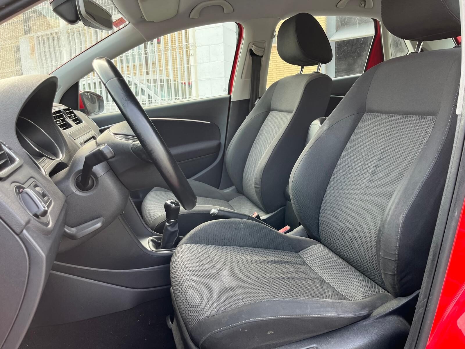 VOLKSWAGEN POLO SPORT