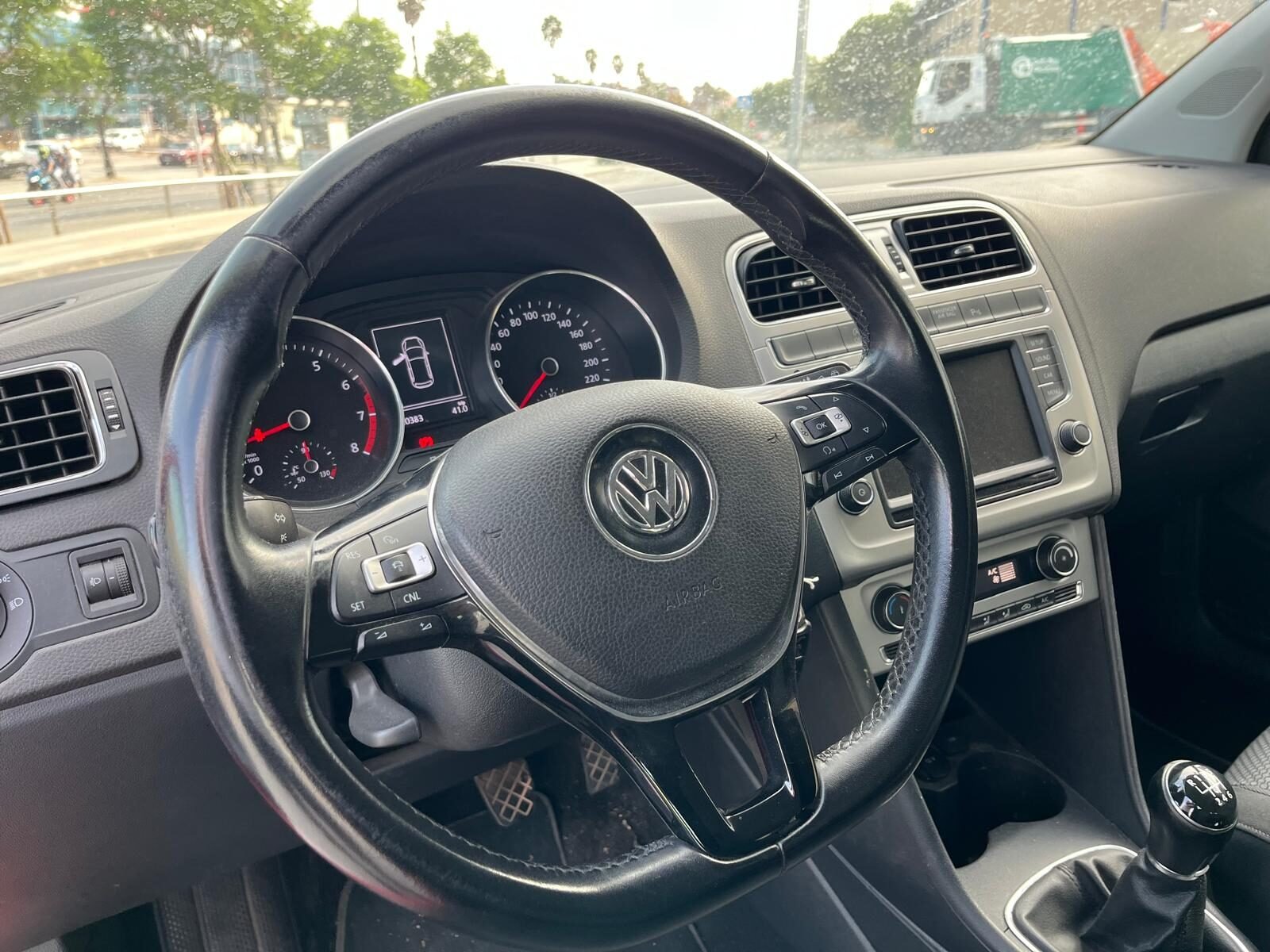 VOLKSWAGEN POLO SPORT