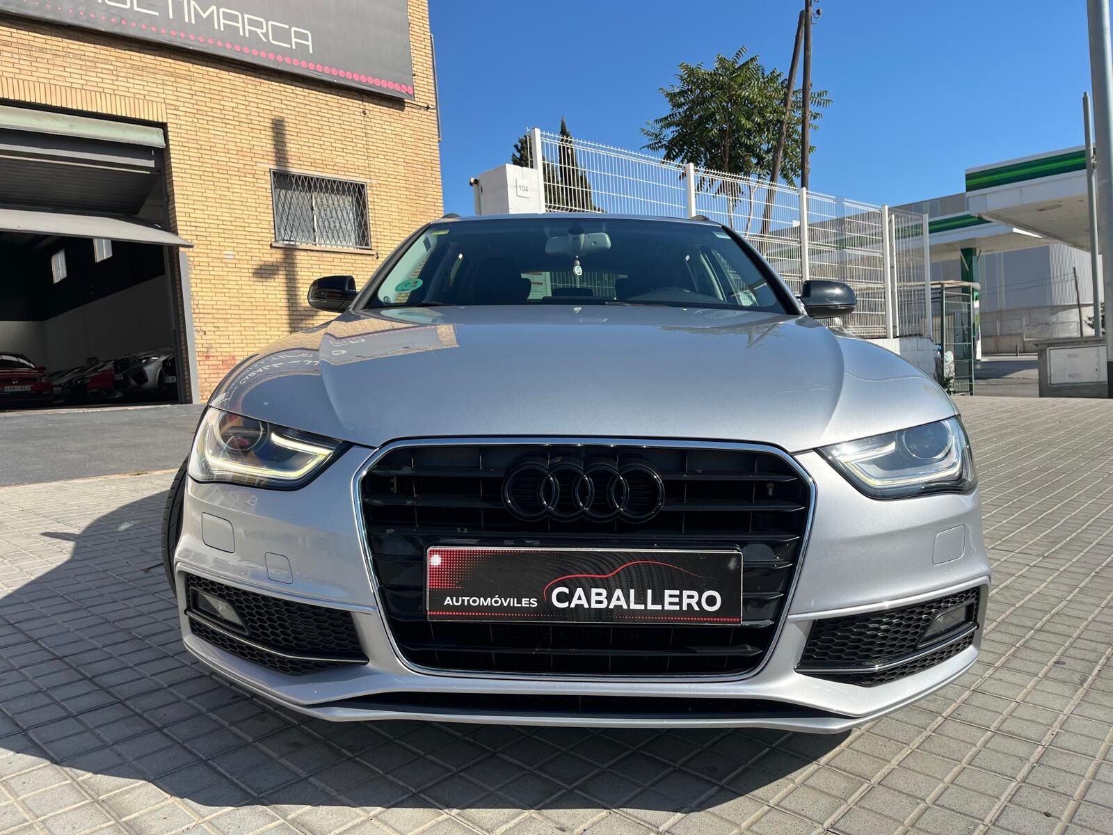 AUDI A4 SLINE
