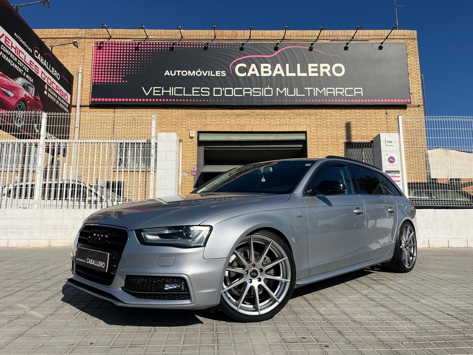 AUDI A4 SLINE