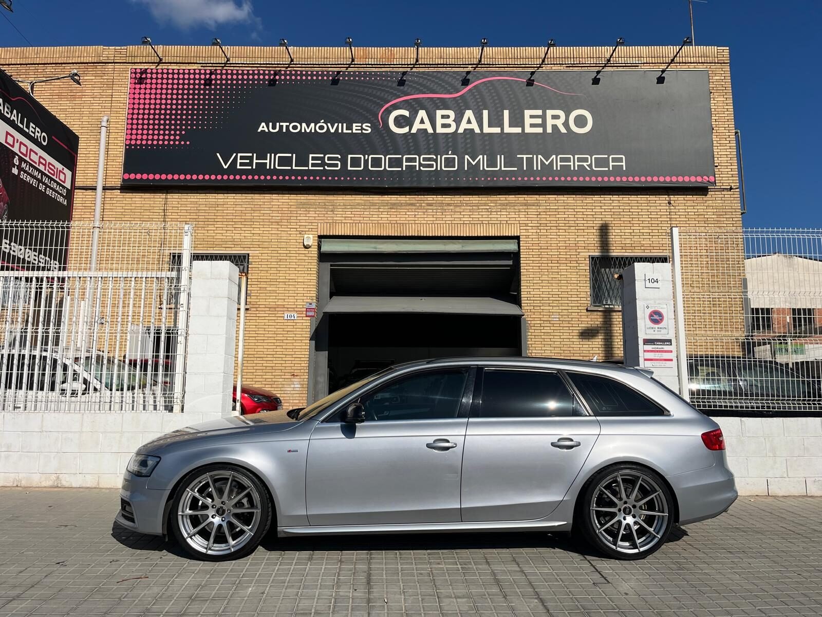 AUDI A4 SLINE
