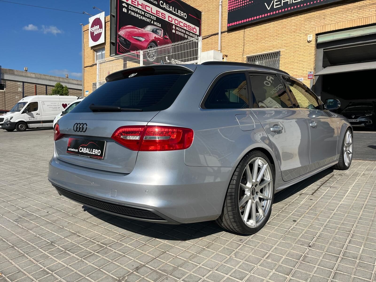 AUDI A4 SLINE