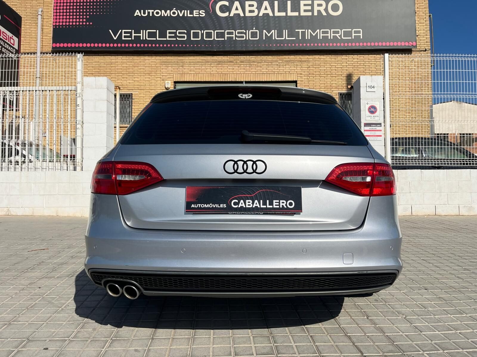 AUDI A4 SLINE