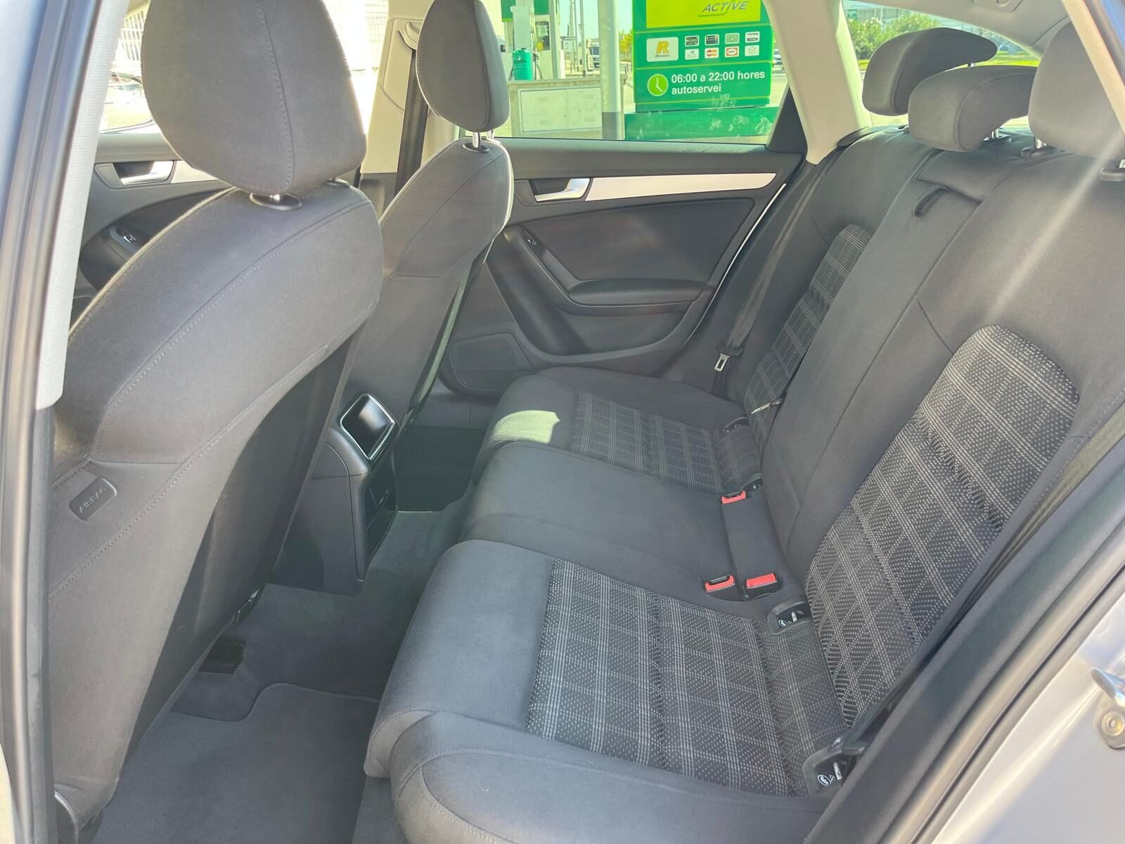 AUDI A4 SLINE