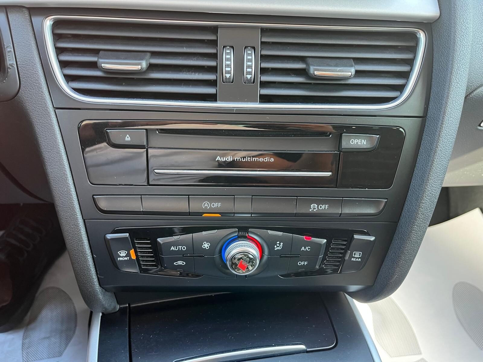 AUDI A4 SLINE