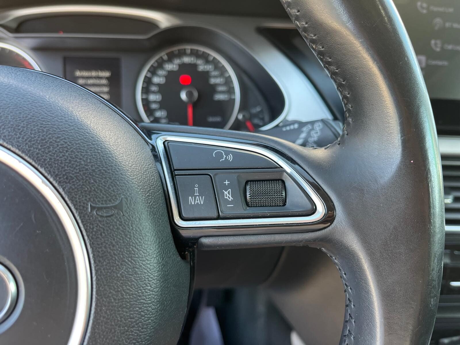 AUDI A4 SLINE