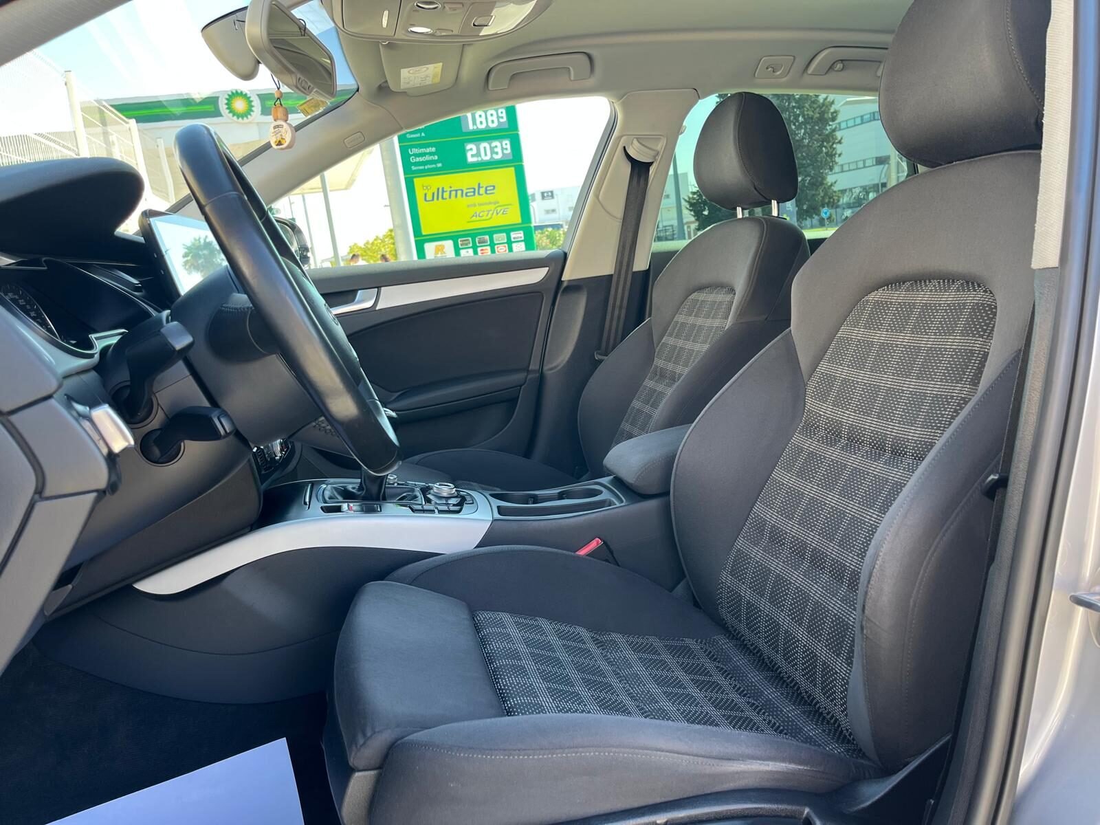 AUDI A4 SLINE