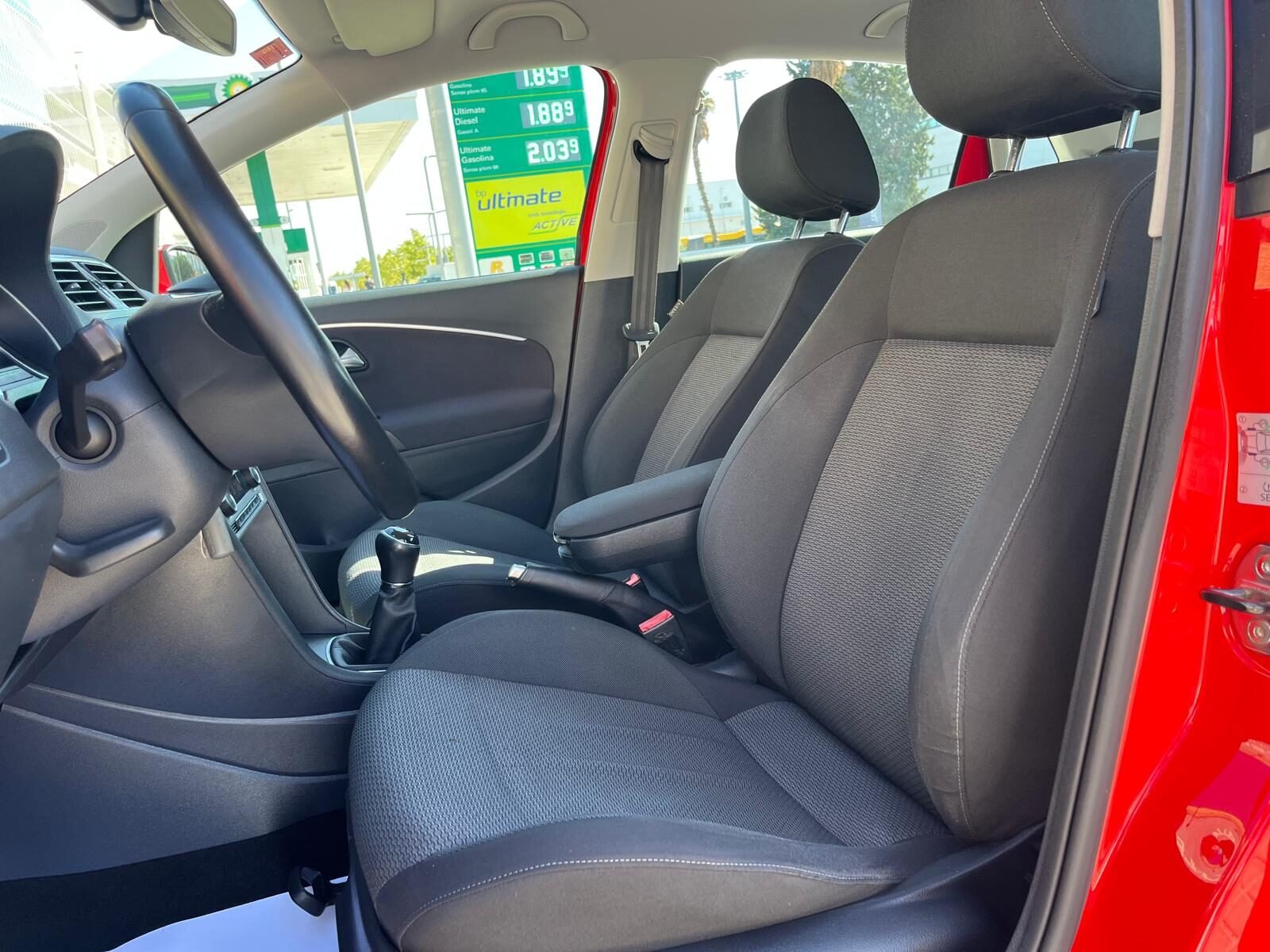 VOLKSWAGEN POLO SPORT