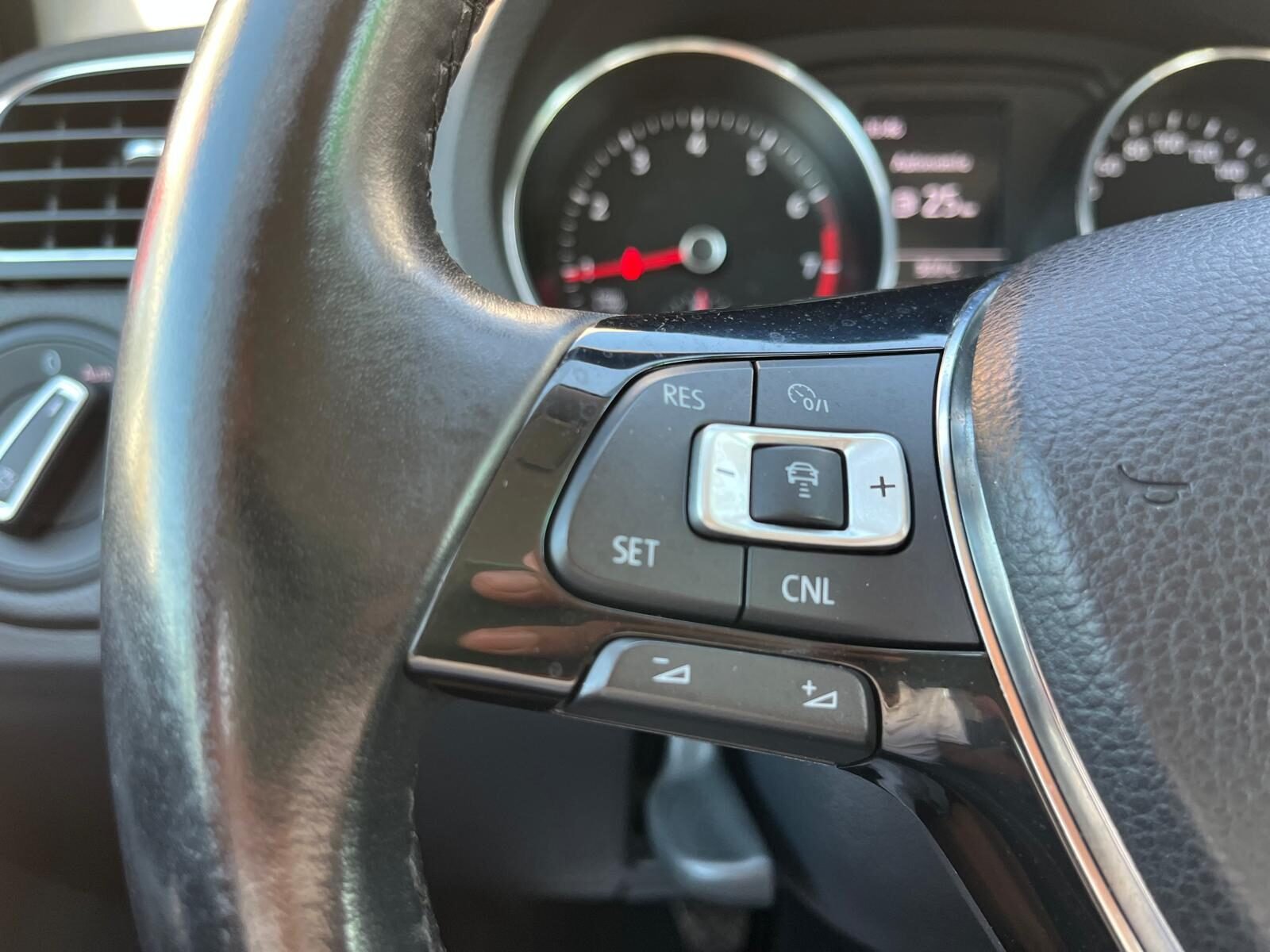 VOLKSWAGEN POLO SPORT