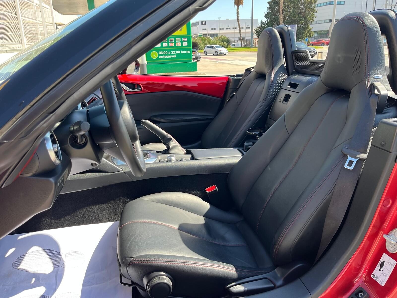 MAZDA MX5 LUXURY