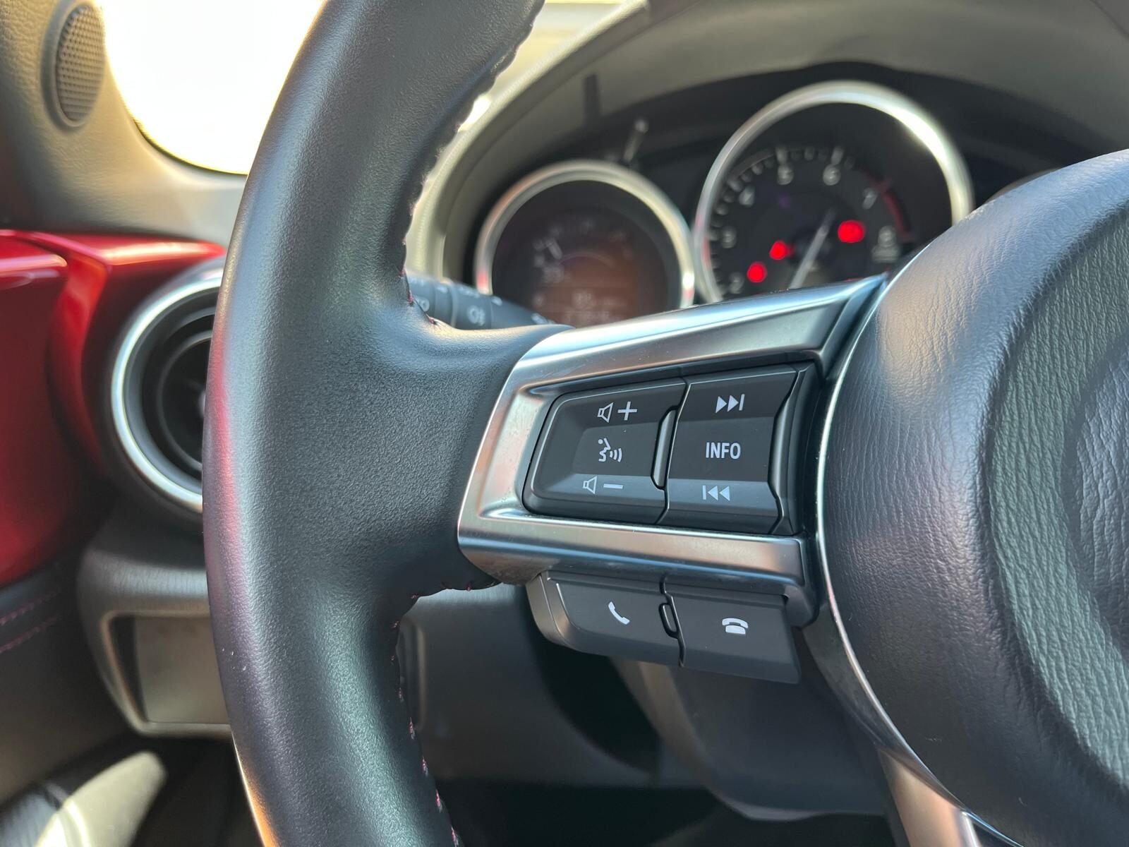 MAZDA MX5 LUXURY