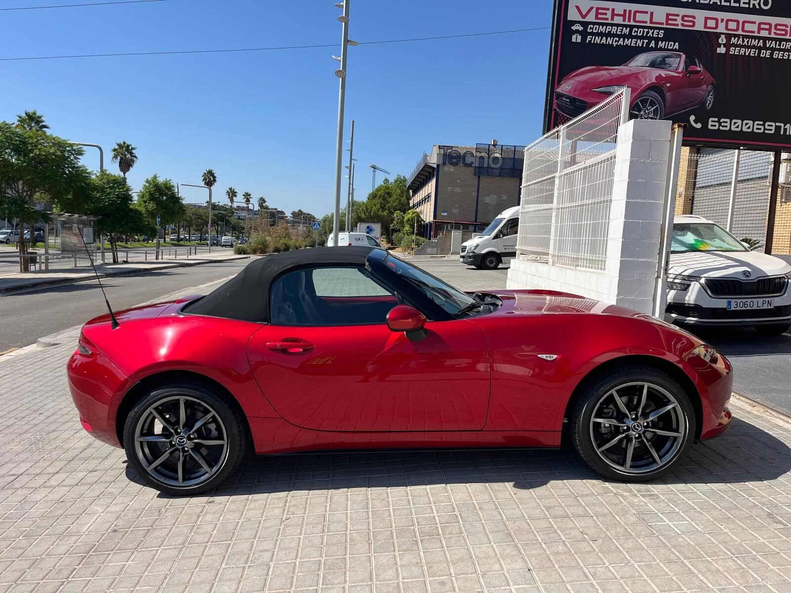 MAZDA MX5 LUXURY