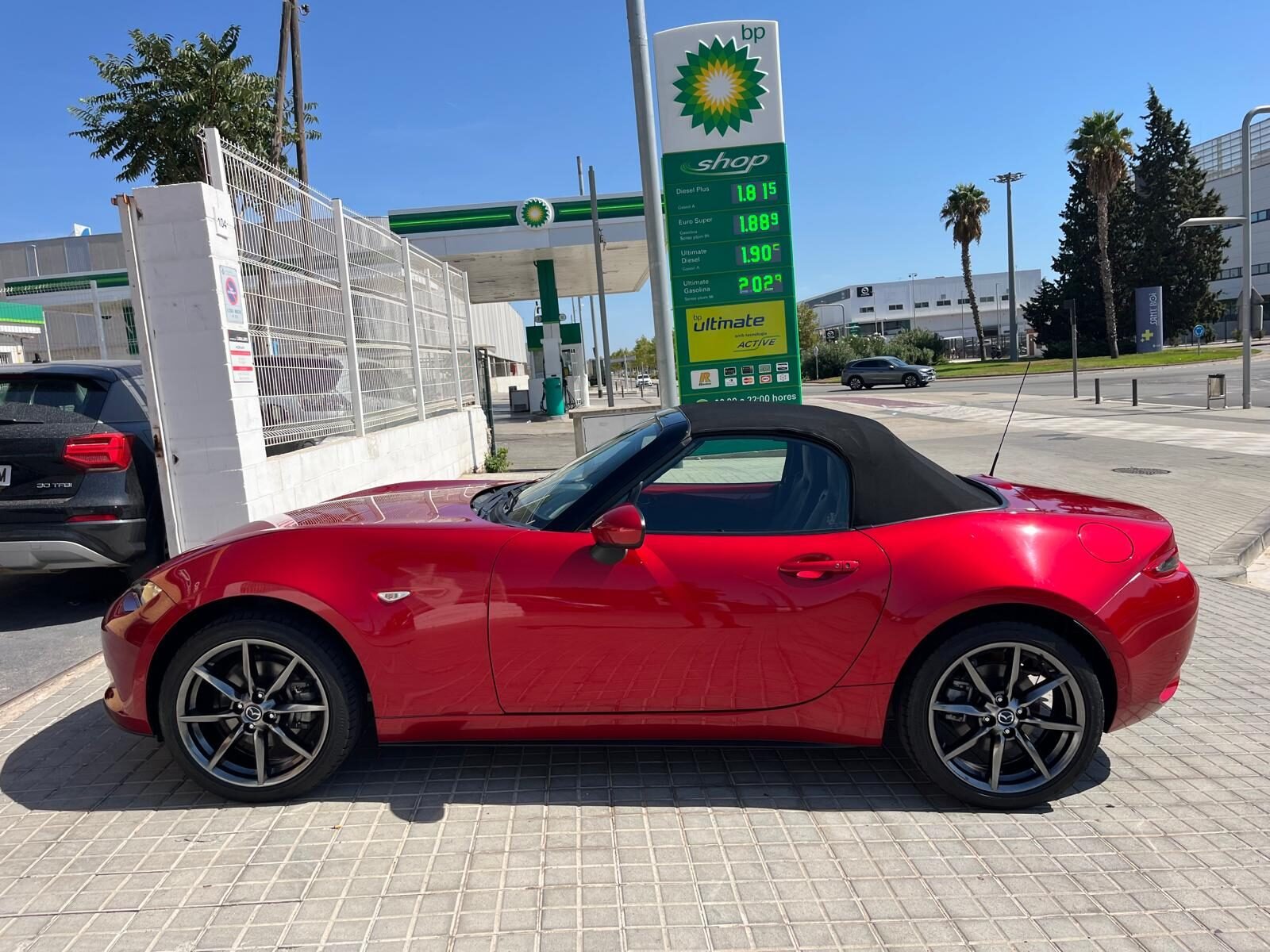 MAZDA MX5 LUXURY
