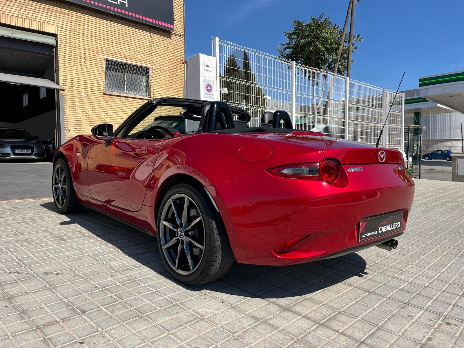 MAZDA MX5 LUXURY