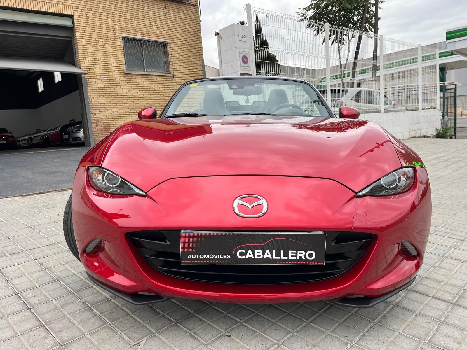 MAZDA MX5 LUXURY