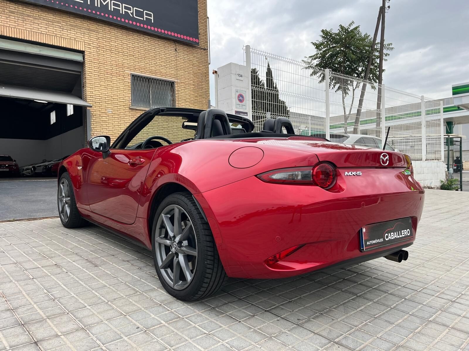 MAZDA MX5 LUXURY