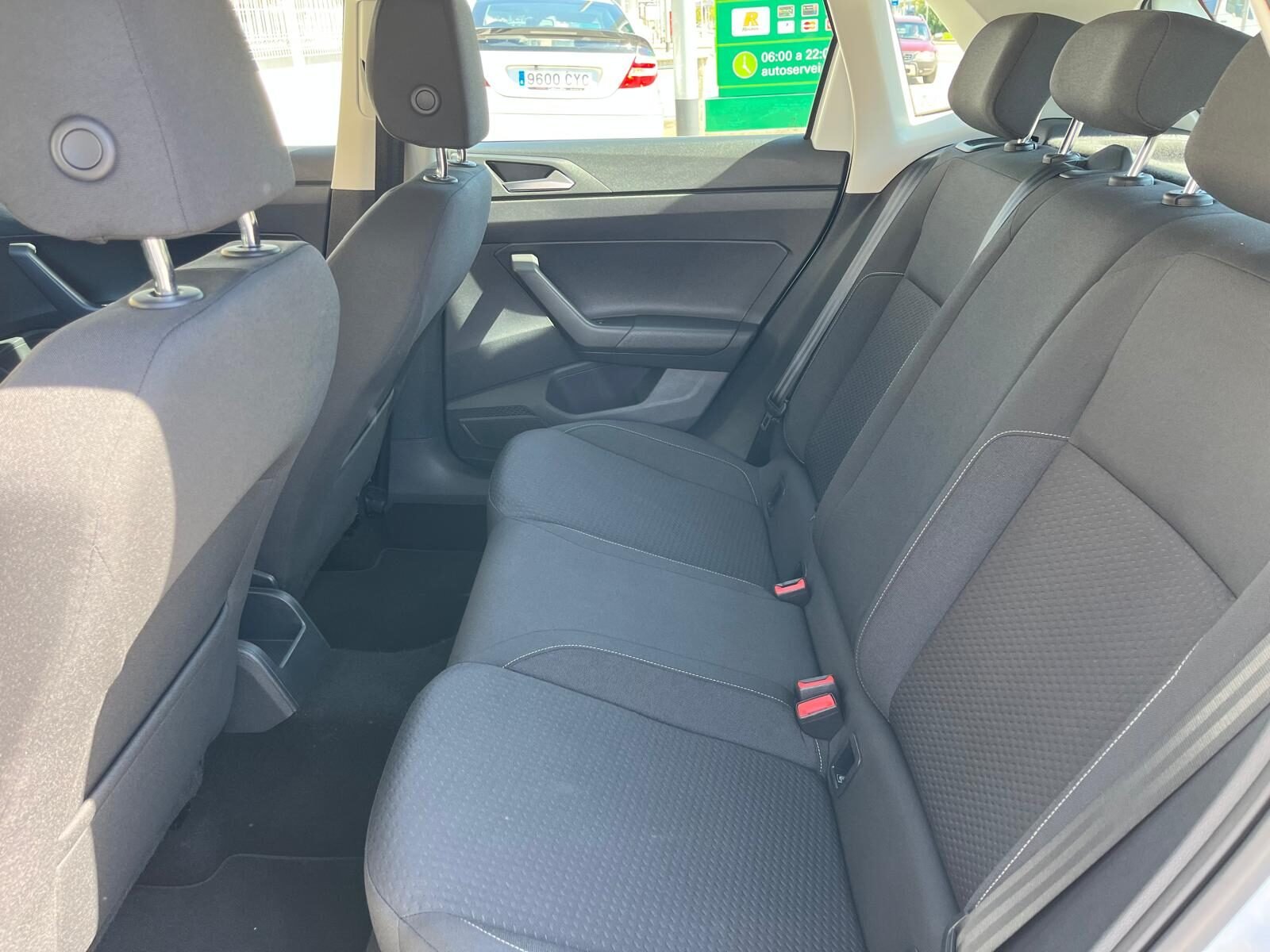 VOLKSWAGEN POLO ADVANCE