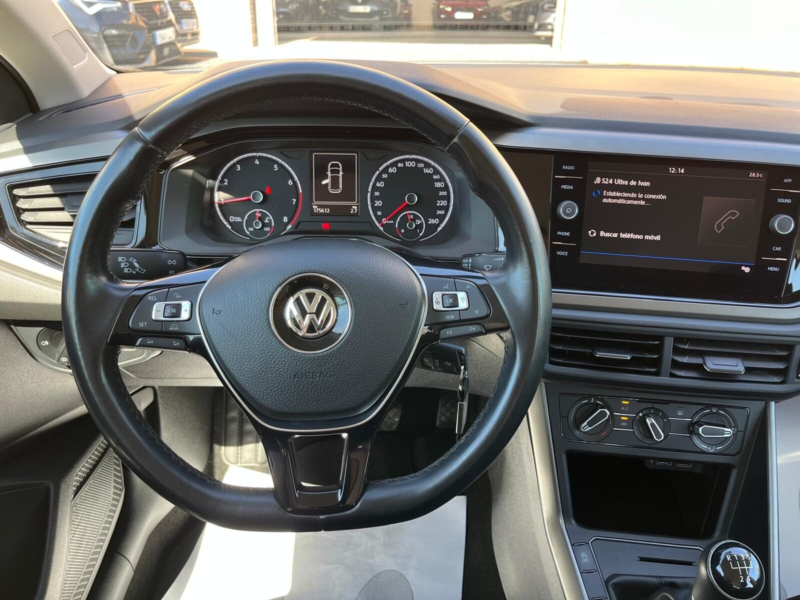 VOLKSWAGEN POLO ADVANCE