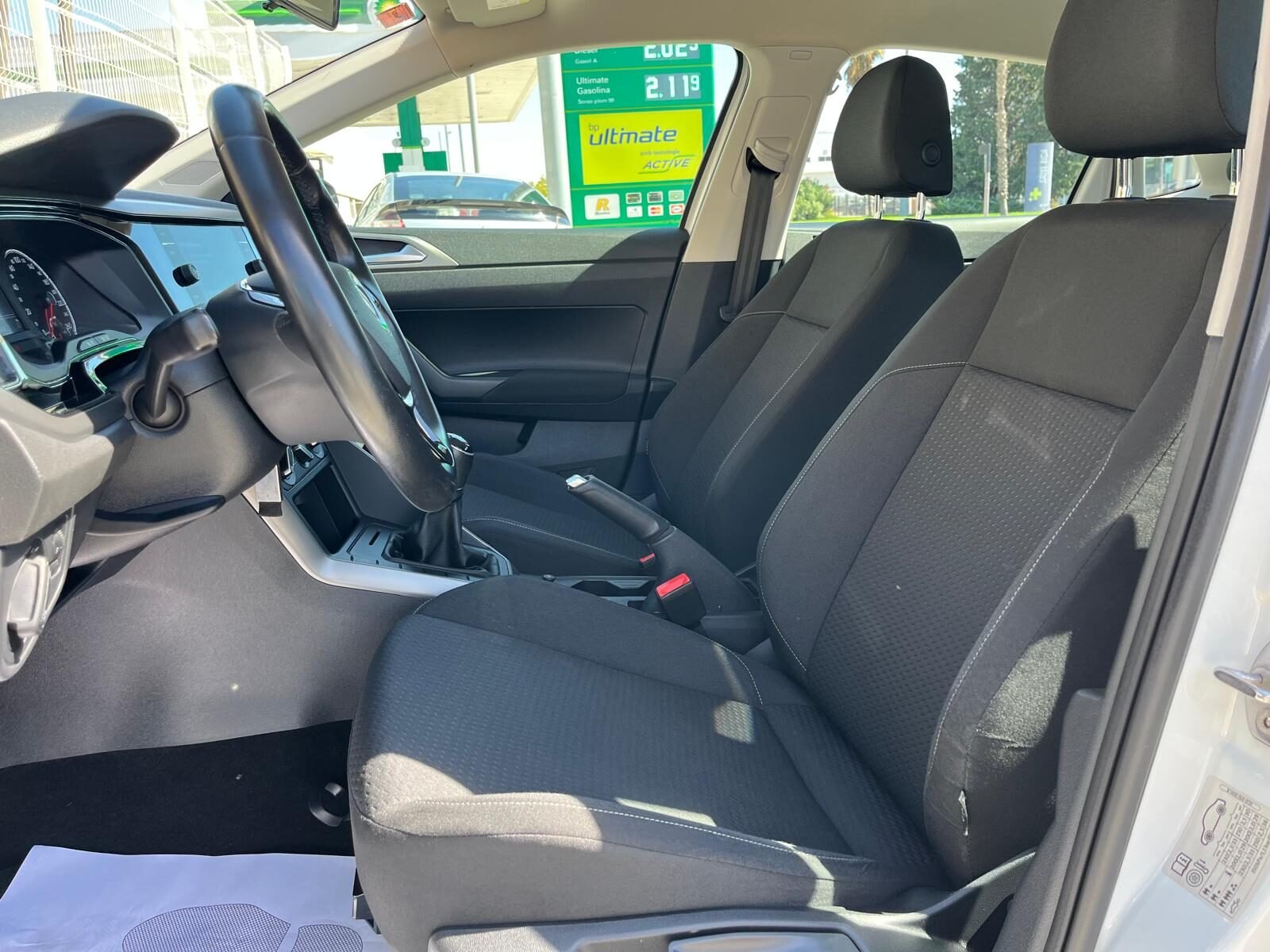 VOLKSWAGEN POLO ADVANCE