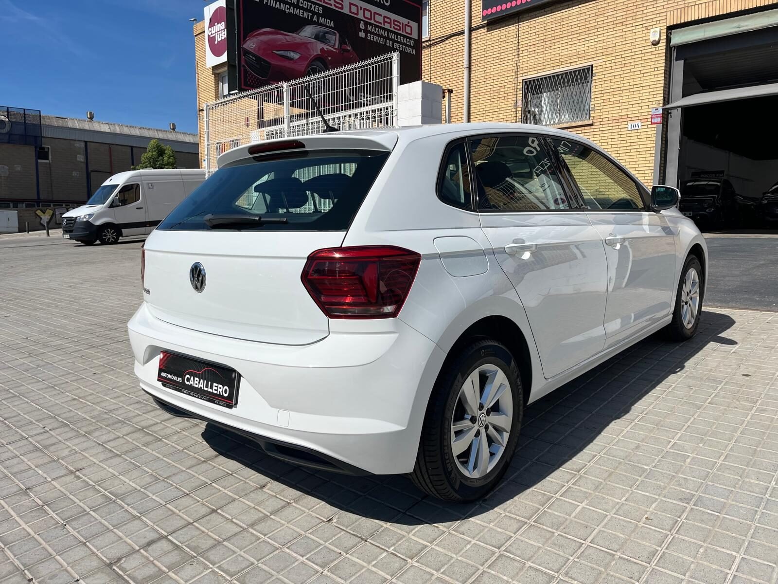 VOLKSWAGEN POLO ADVANCE