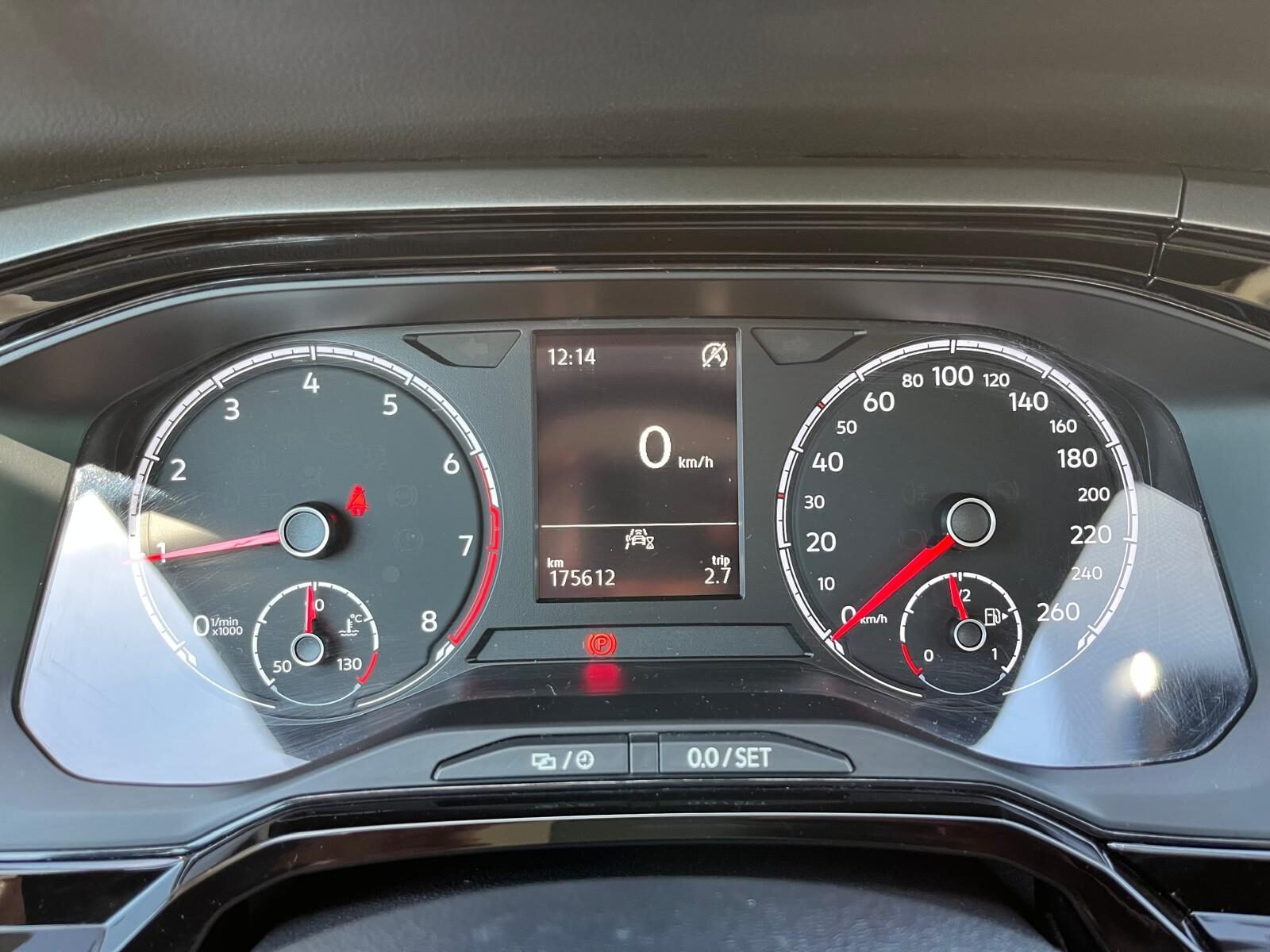 VOLKSWAGEN POLO ADVANCE