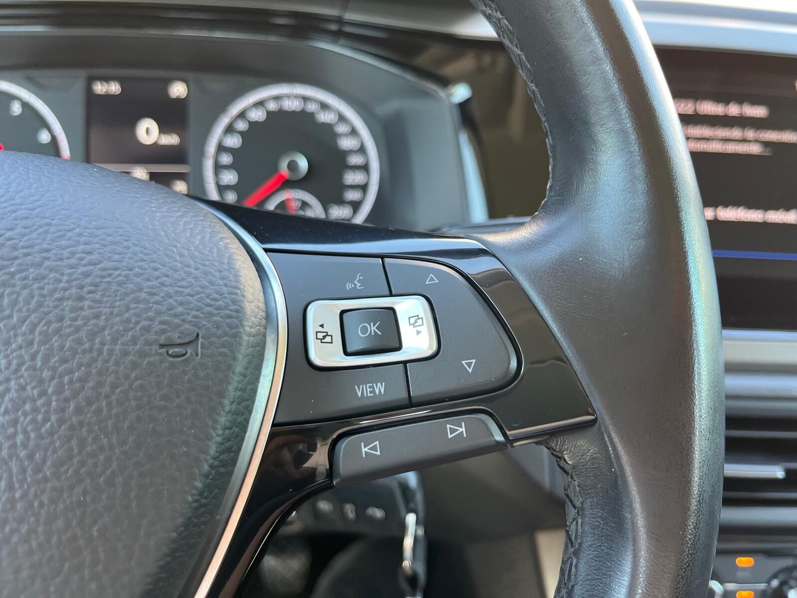 VOLKSWAGEN POLO ADVANCE