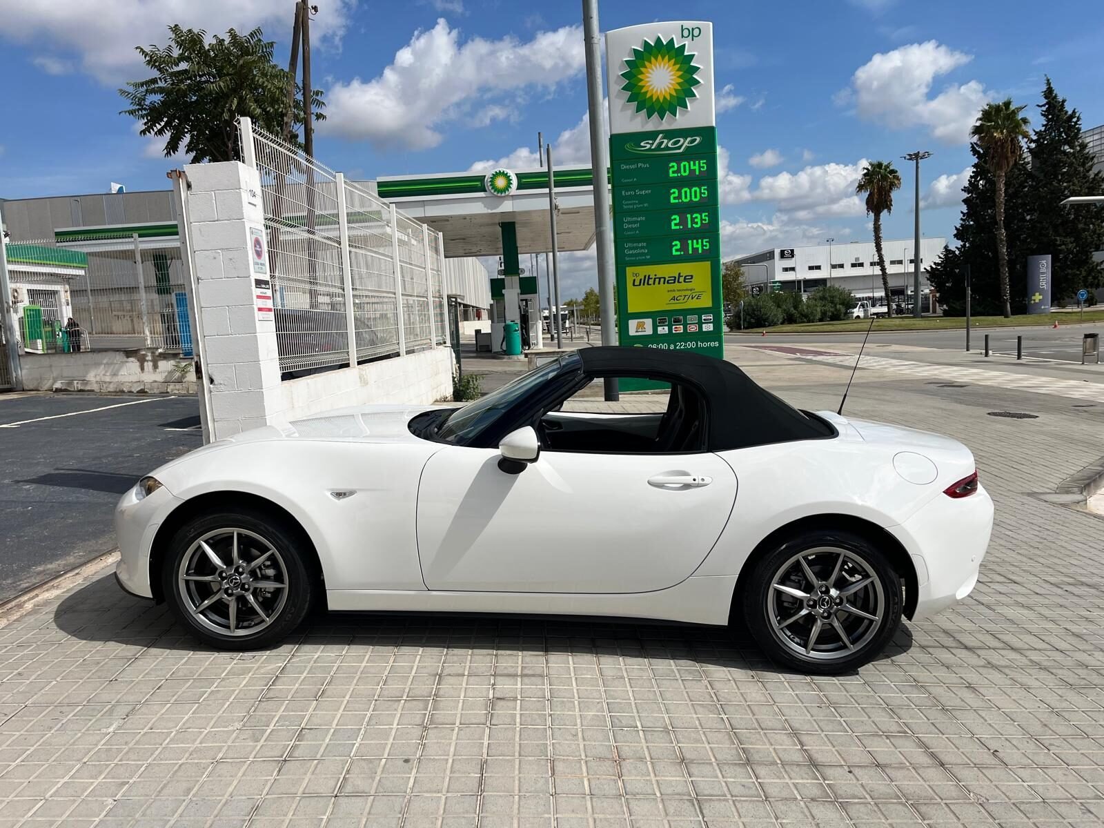 MAZDA MX5 EXCLUSIVE LINE
