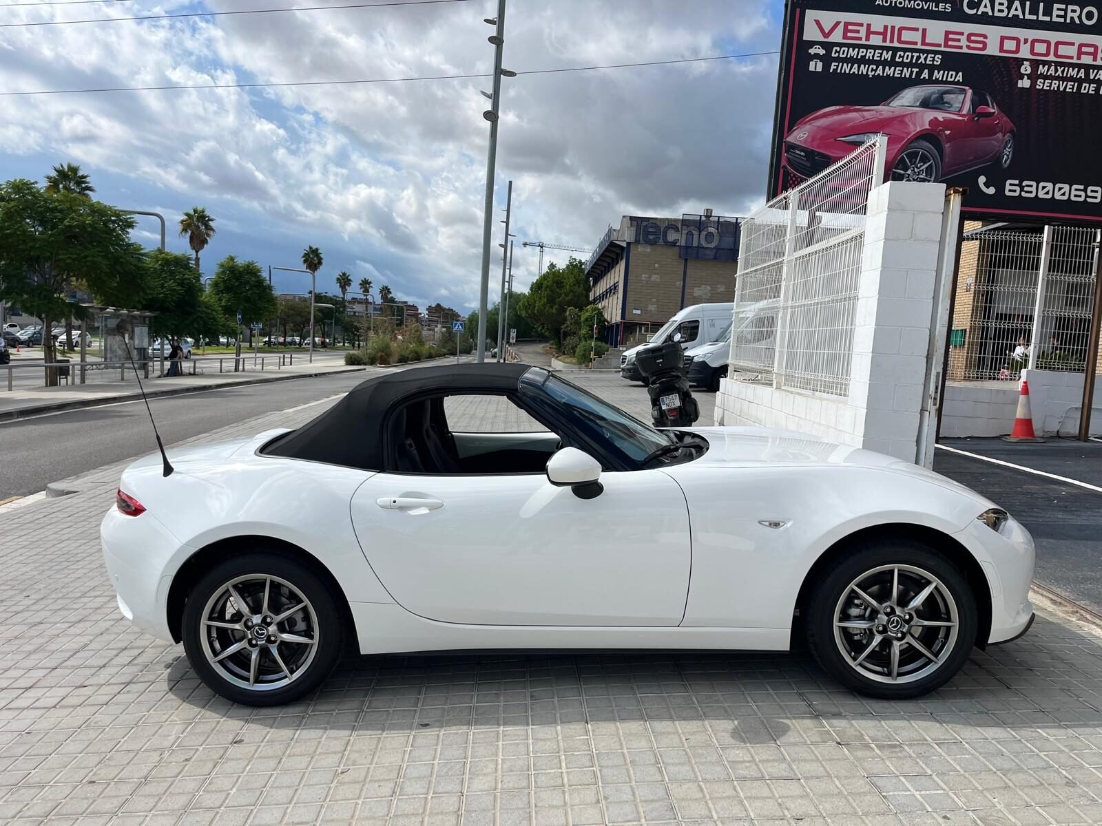 MAZDA MX5 EXCLUSIVE LINE