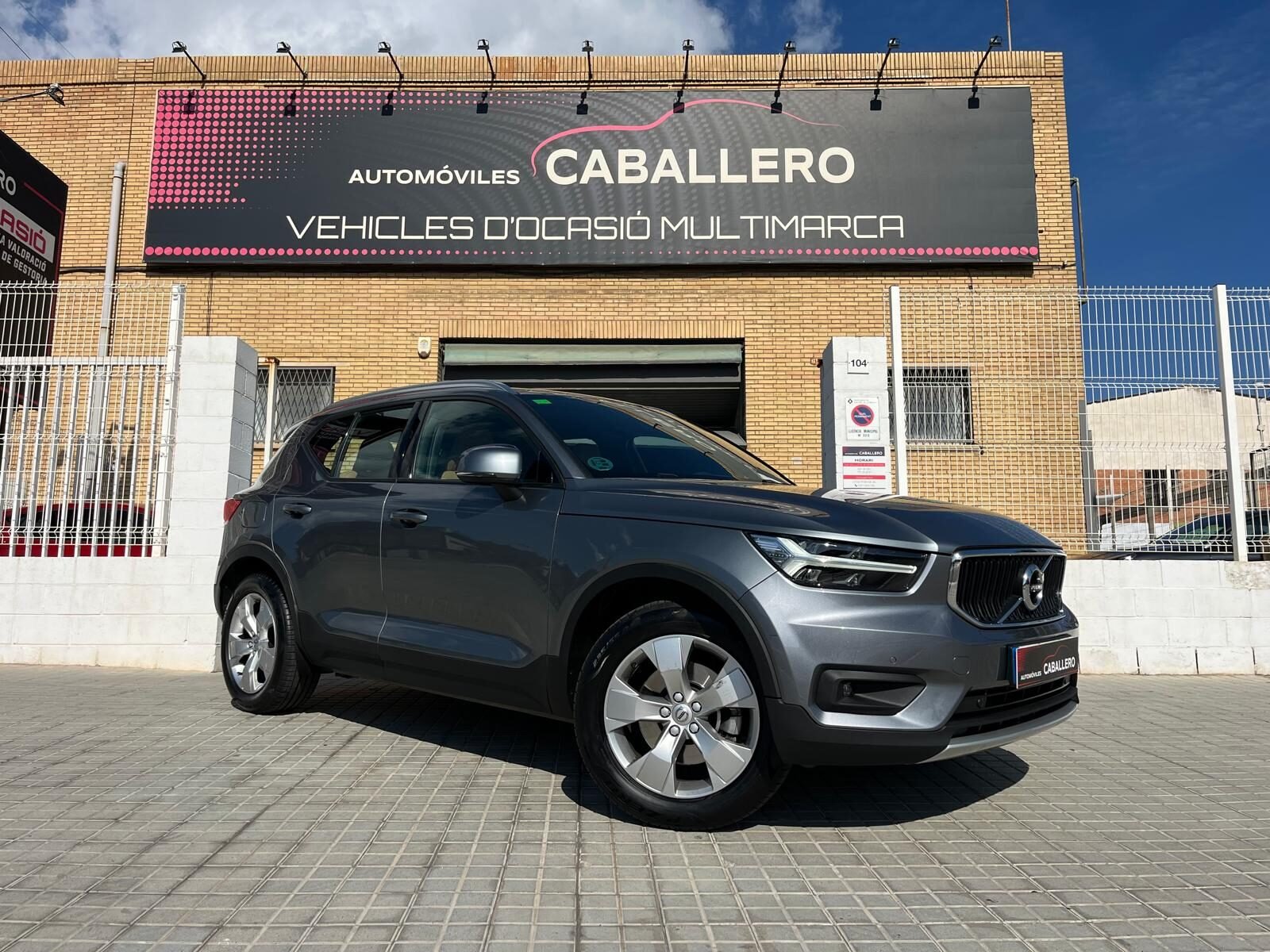 VOLVO MOMENTUM