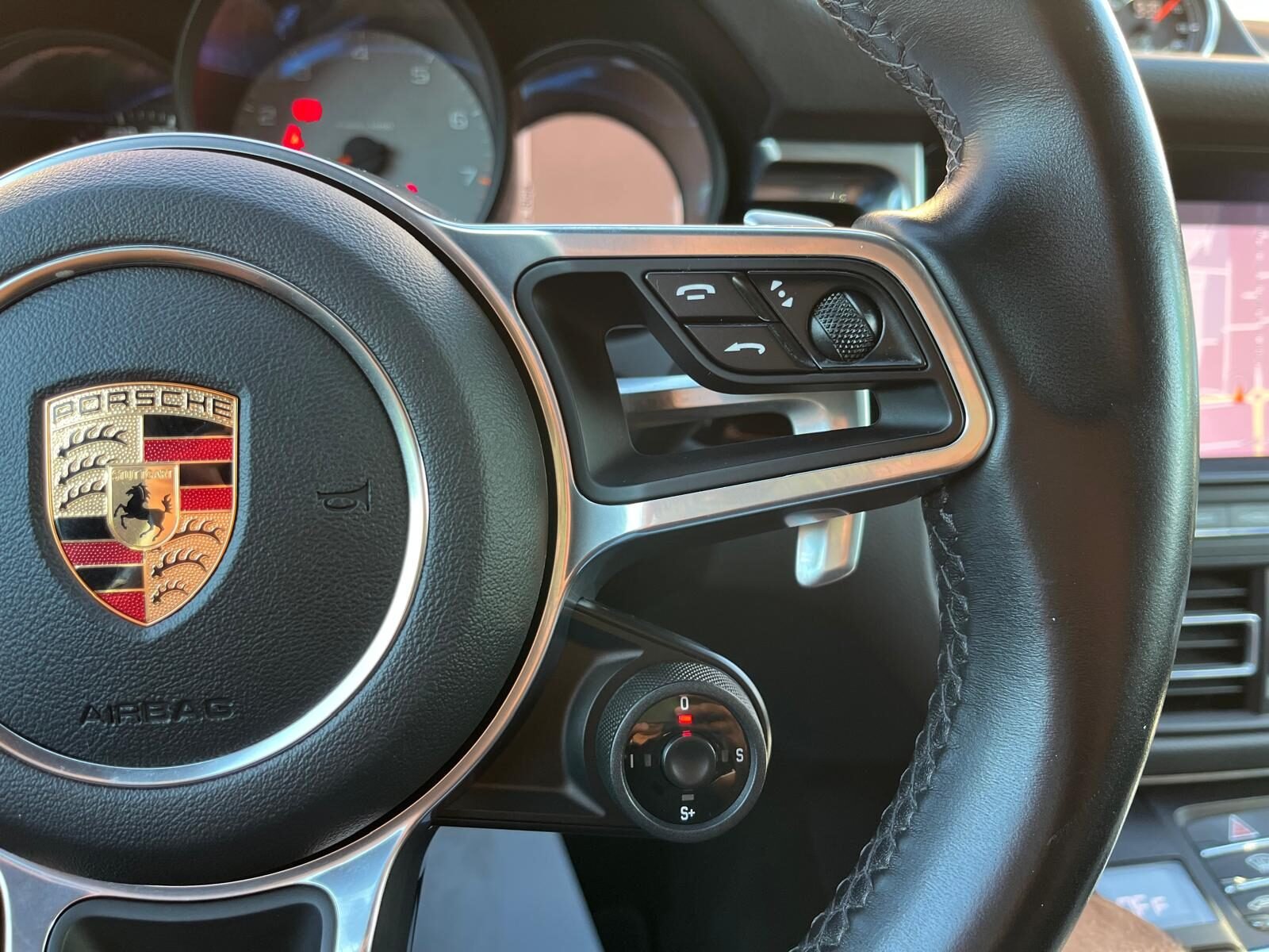PORSCHE Macan S