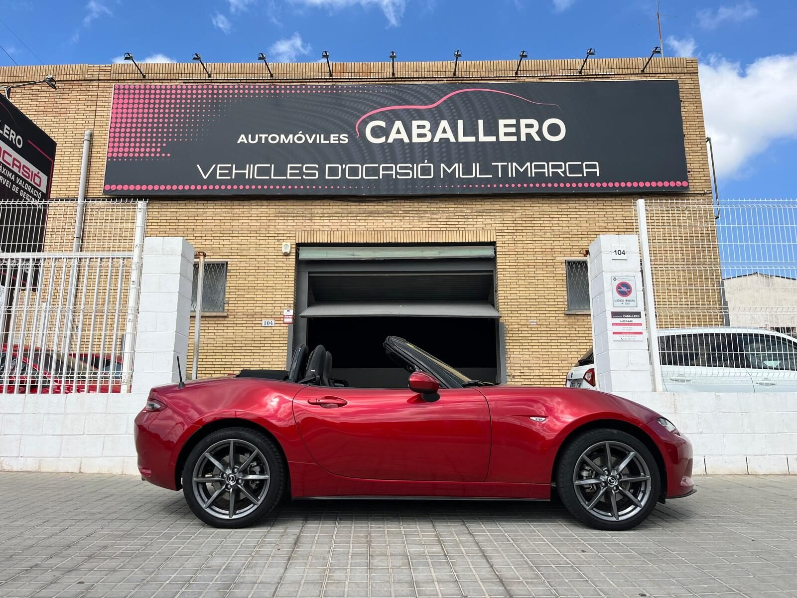 MAZDA MX5 LUXURY