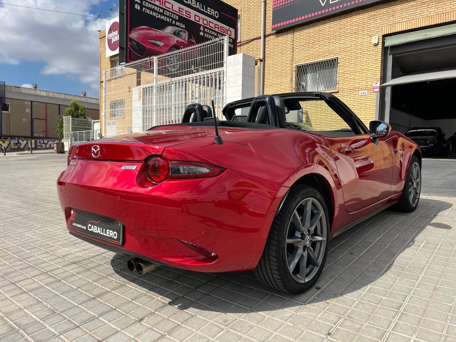 MAZDA MX5 LUXURY