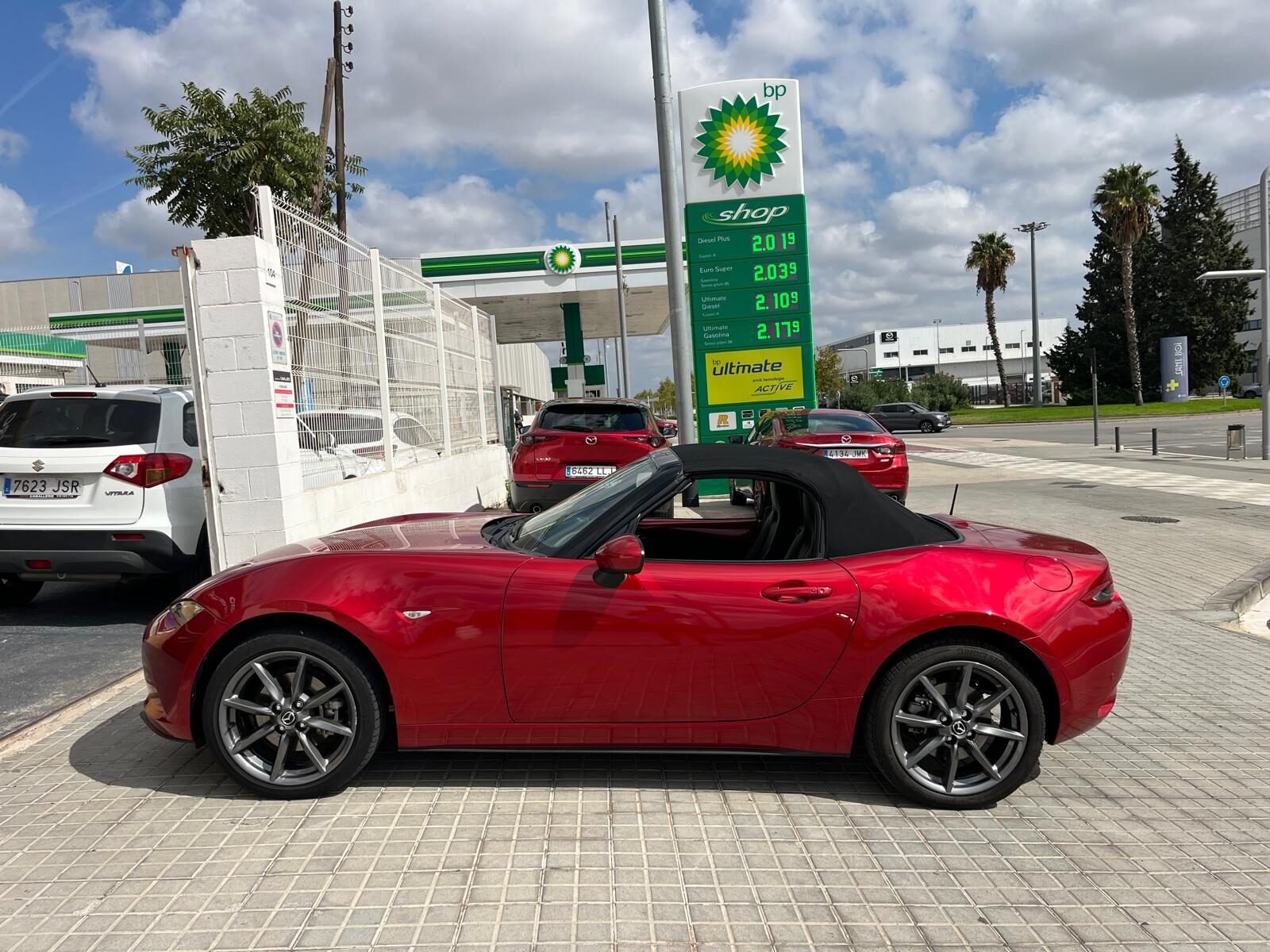 MAZDA MX5 LUXURY
