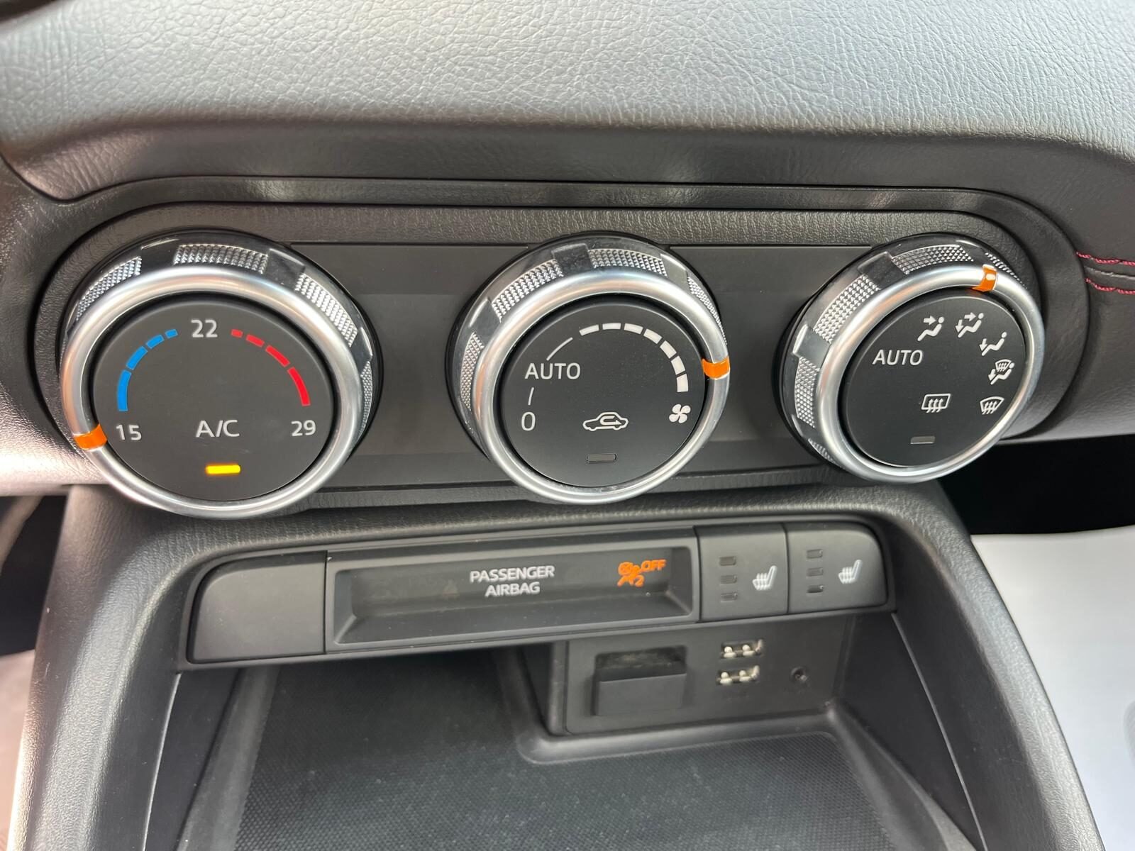 MAZDA MX5 LUXURY