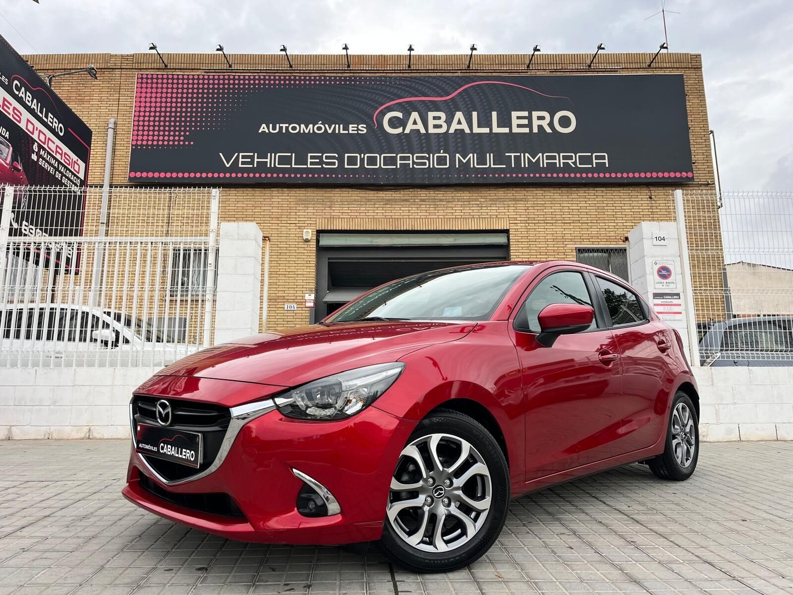 MAZDA 2 LUXURY WHITE SAFETY NAVI