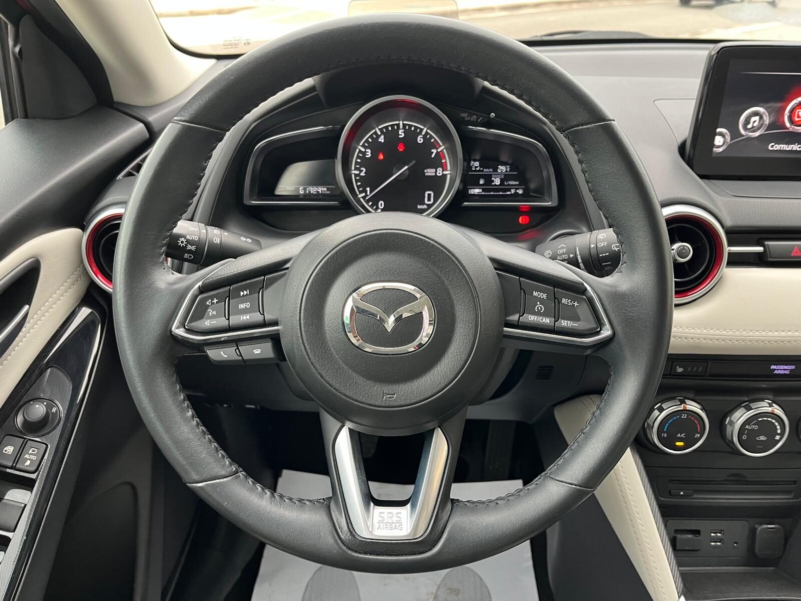 MAZDA 2 LUXURY WHITE SAFETY NAVI